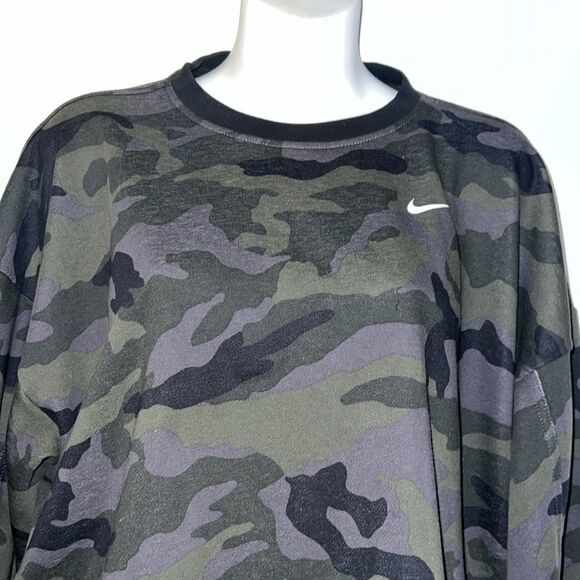 NIKE DRI FIT Get Fit Camo Crop Sweater-M - Picture 3 of 9